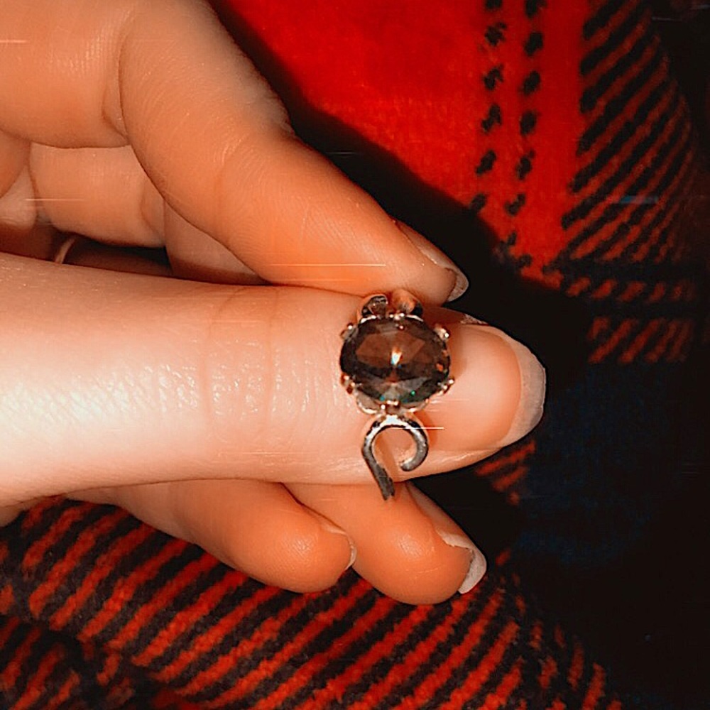Oval ring - Picture 2 of 2